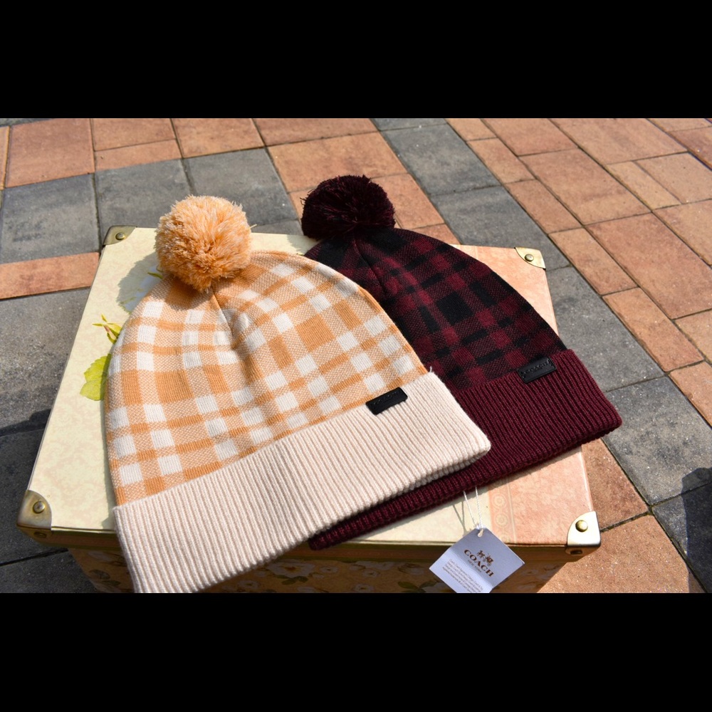 READ DESCRIPTION CAREFULLY ❄️ Coach Plaid POM Hats ❄️
